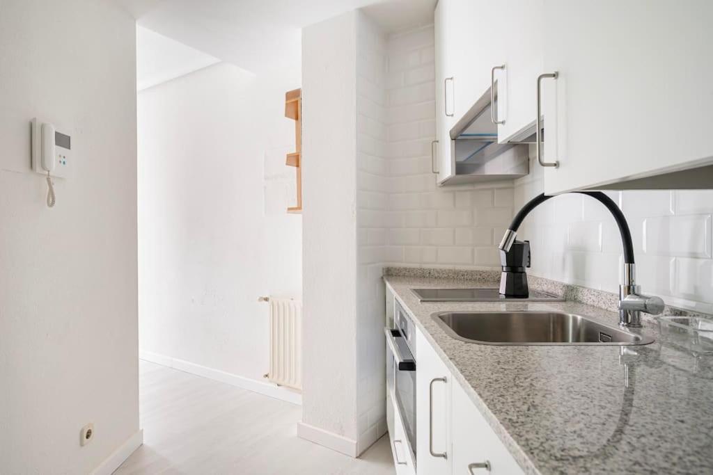 Cozy Family Apartment Tetuan/Estrecho B.M7 Madrid Esterno foto